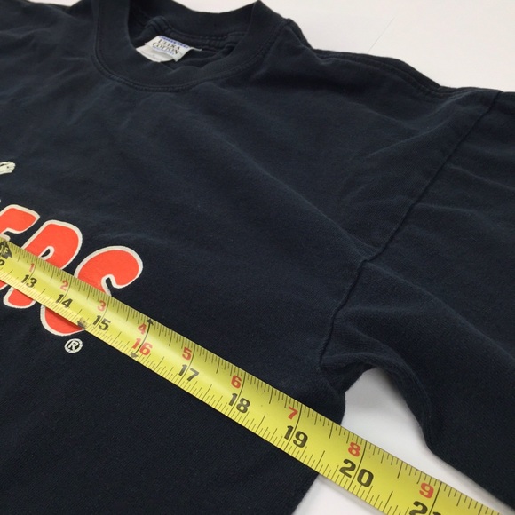 HOOTERS Black T-shirt Delightfully Tacky - Picture 4 of 8